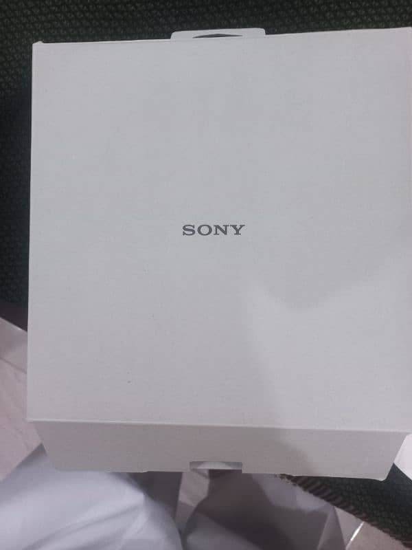 Sony Wireless Headphones - Wh720 - 10/10 condition 1