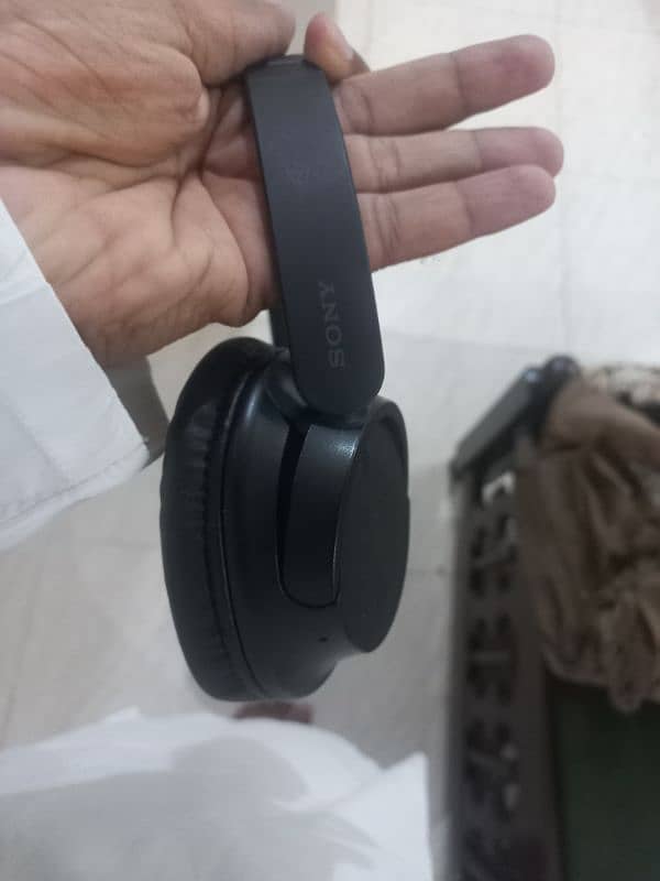 Sony Wireless Headphones - Wh720 - 10/10 condition 7