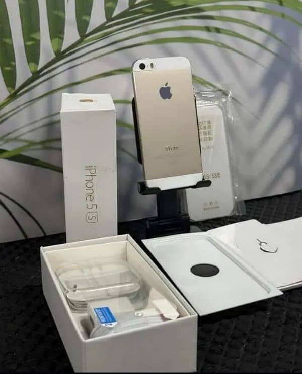 iphone 5S 64GB full box WhatsApp No 03267720525 0