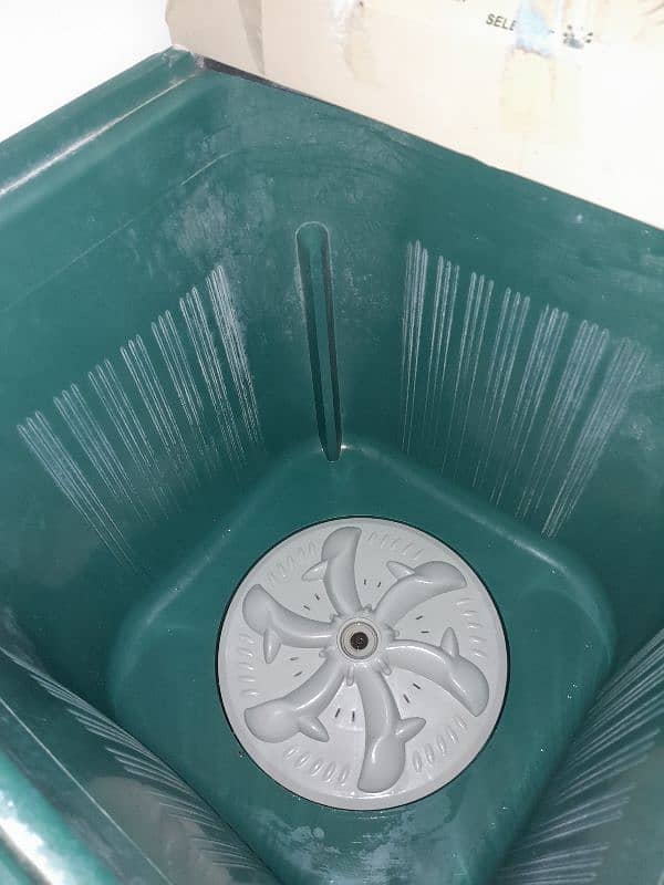 washing machine in a working good condition. 0