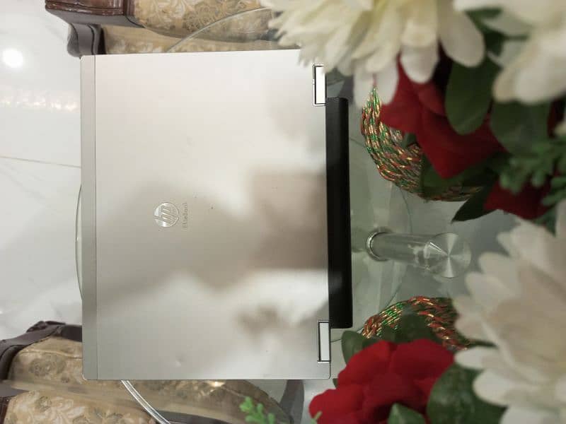 HP ELITEBOOK LAPTOP 4 RAM 64bit 10 by 10 condition urgent sale 5