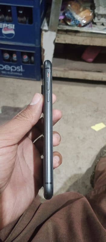 Urgent sale Iphone 11 64gb jv with box cable water pack guarantee 4