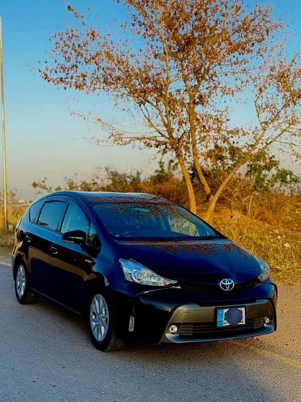 Toyota Prius Alpha 2015 5 seater 3