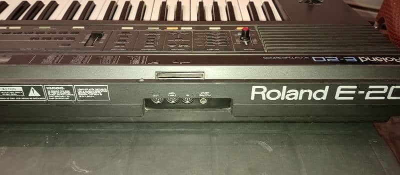 sale piano Roland E20 0