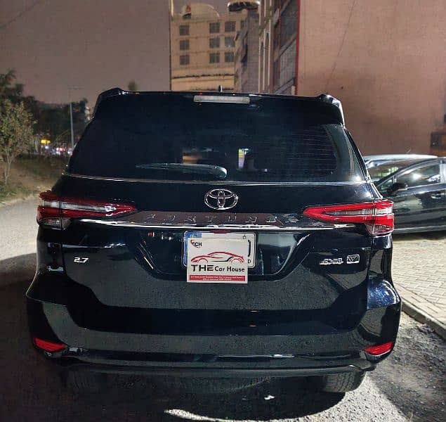 Toyota Fortuner V 2021 7