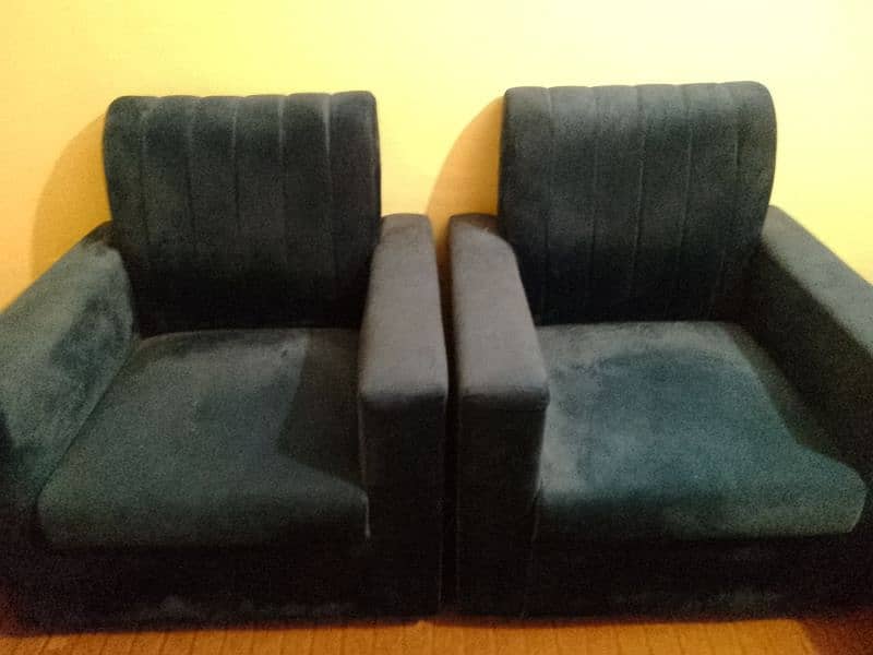 Blue velvet sofa 1