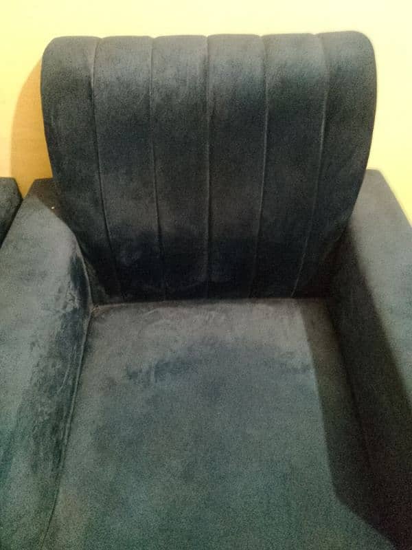 Blue velvet sofa 3