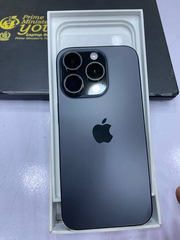 iphone 15 pro JV 128gb 100 battery July tk warrenty ha 5