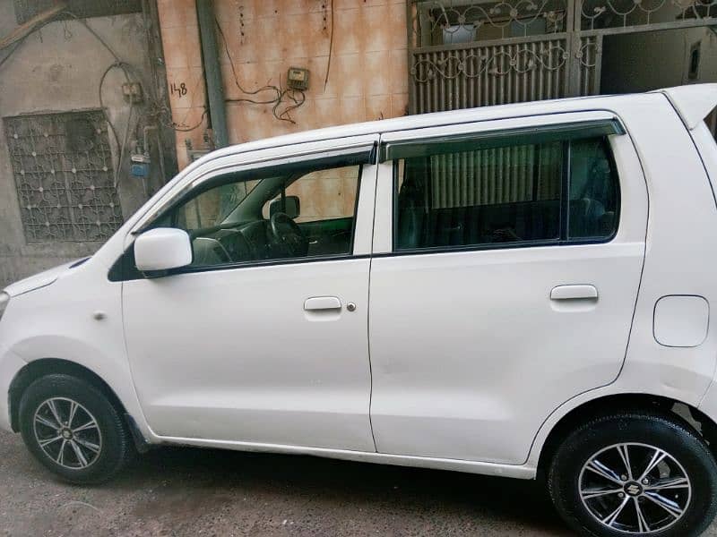 Suzuki Wagon R 2017 1