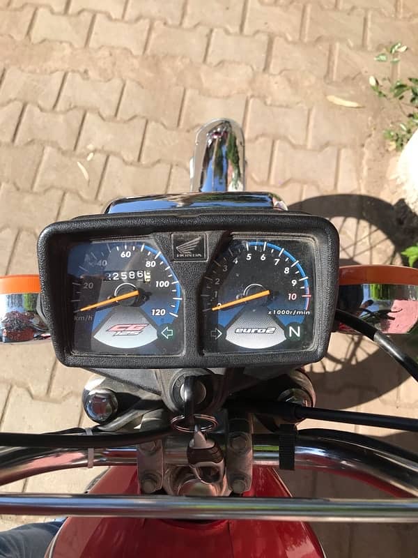 Honda 125 lush condition All Punjab number engine A1 no work required 4