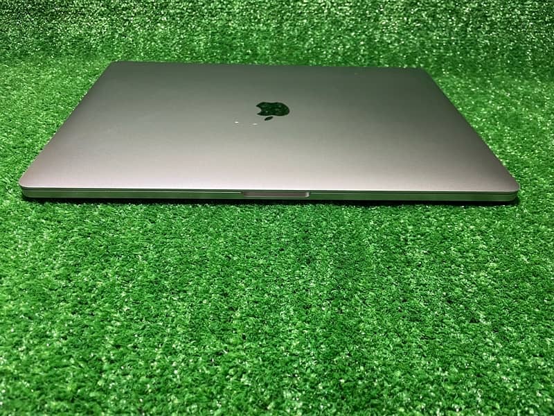 MacBook Pro i9,2019,  (64/ 2 Tb) 1