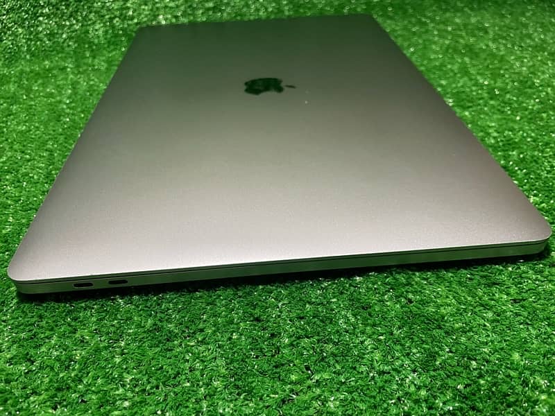 MacBook Pro i9,2019,  (64/ 2 Tb) 2