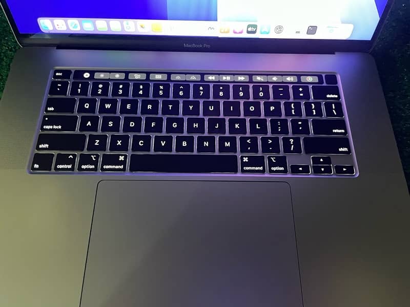 MacBook Pro i9,2019,  (64/ 2 Tb) 3