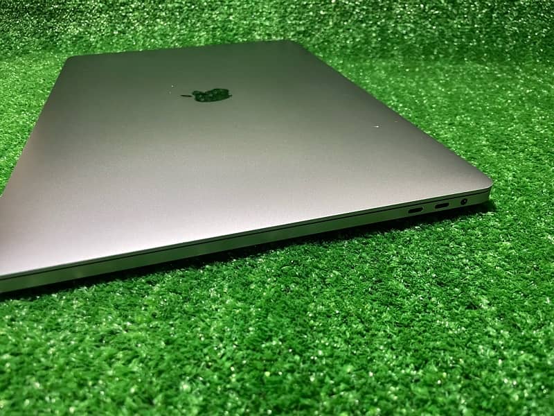 MacBook Pro i9,2019,  (64/ 2 Tb) 5