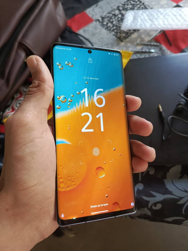 Aquos R6 12GB Non PTA 1