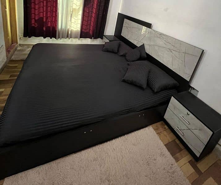 bed set used but new condition 4