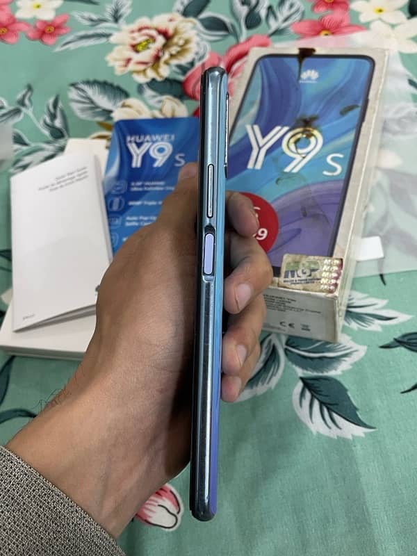 Huawei y9s 6/128 1