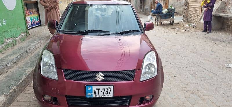 Suzuki Swift Dlx 2013 1