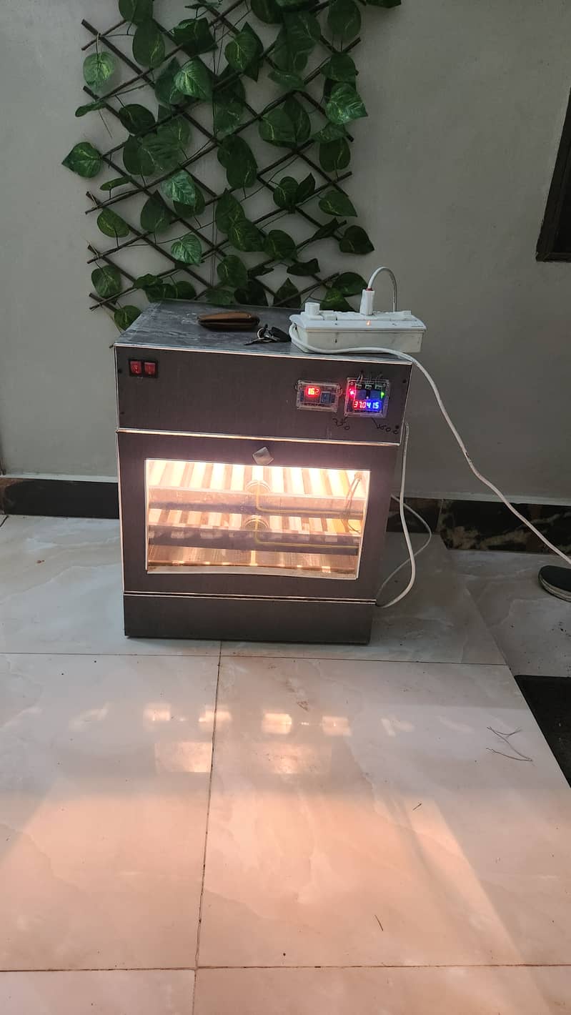 Incubator 160 full automatic guaranteed 1