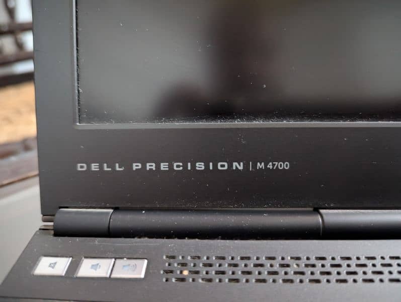 gell precision M4700 2