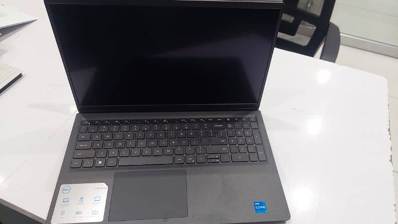 DELL INSPIRON 3520 3