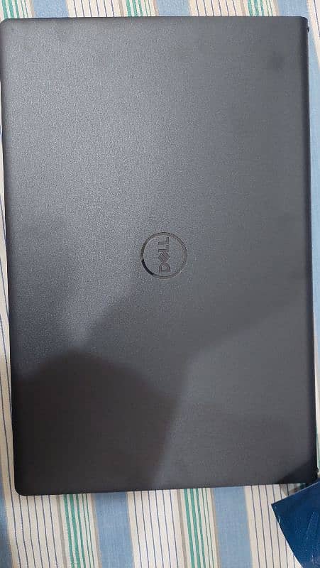 DELL INSPIRON 3520 4