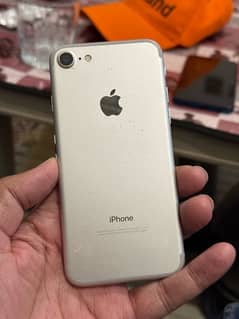 Iphone 7 32 GB MEMOREY ALL SIM WORKING