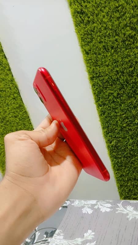 iPhone XR convert 11 red edition 5