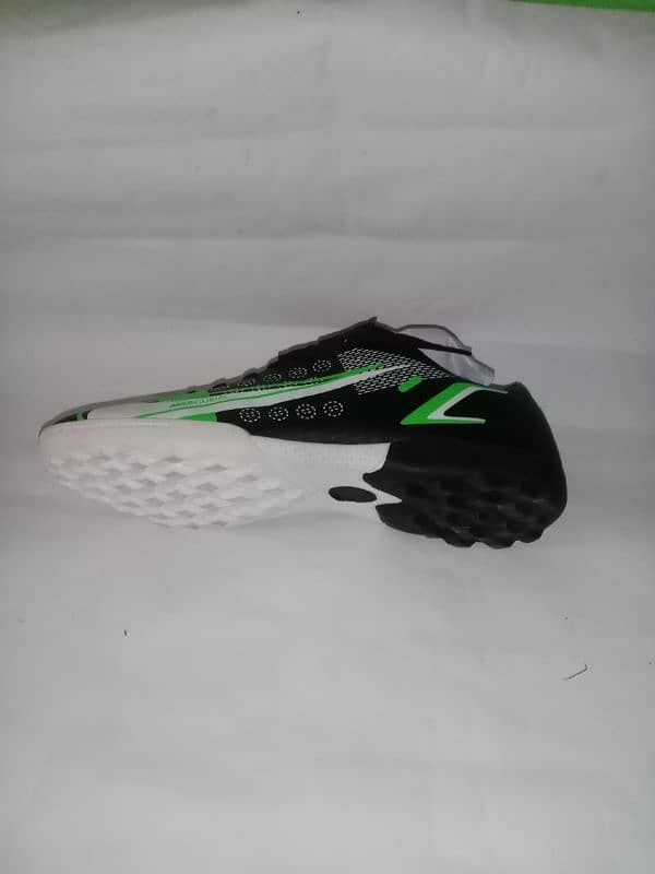 Football shoes /gripper shoea 1