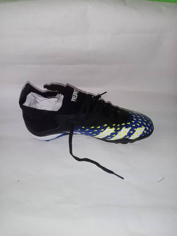 Football shoes /gripper shoea 5