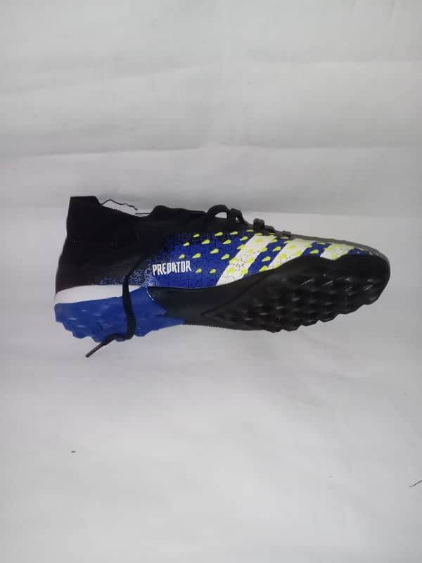 Football shoes /gripper shoea 6