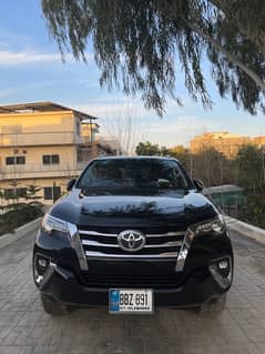 Toyota Fortuner V 2021