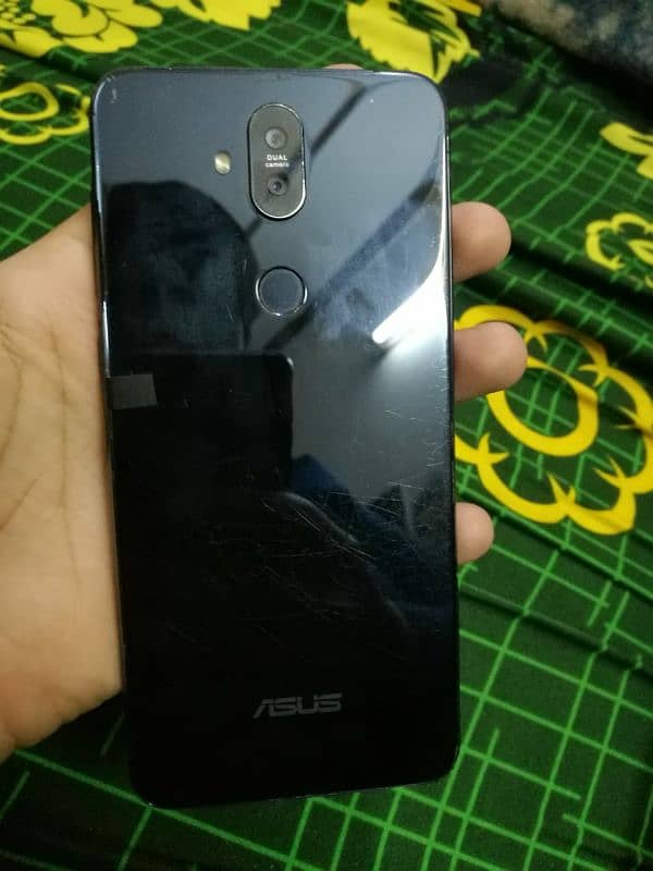 Asus Zenfone 5 lite . ( X017DA) 4/64 0