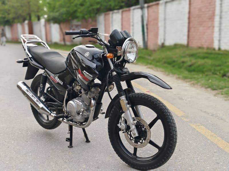 Yamaha YBR 125G (Black) 2