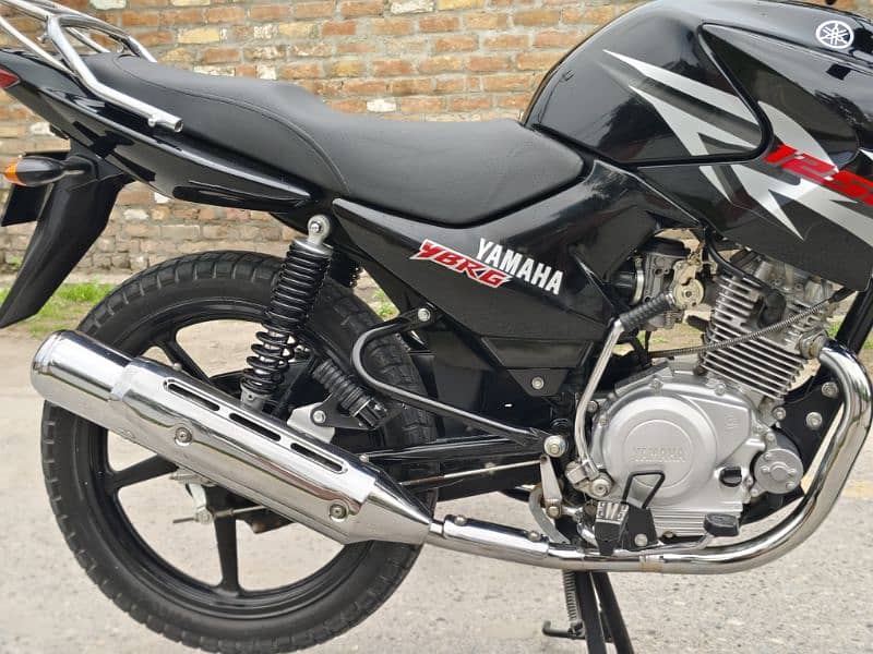 Yamaha YBR 125G (Black) 11