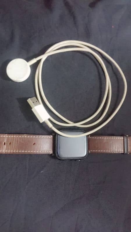 All ok 10by10 condition. 7 series apple watch 1