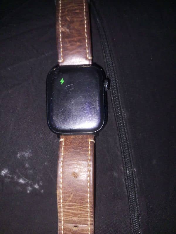 All ok 10by10 condition. 7 series apple watch 3