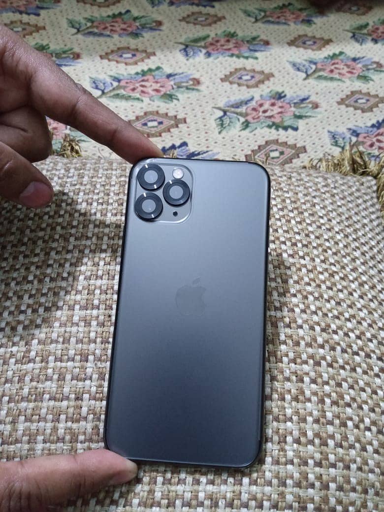 IPHONE 11 PRO NEW CONDITION ORIGINAL PHONE 2