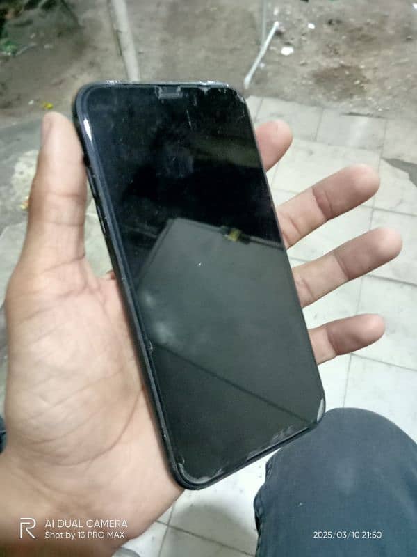 iphone XR 64GB factory unlock 3