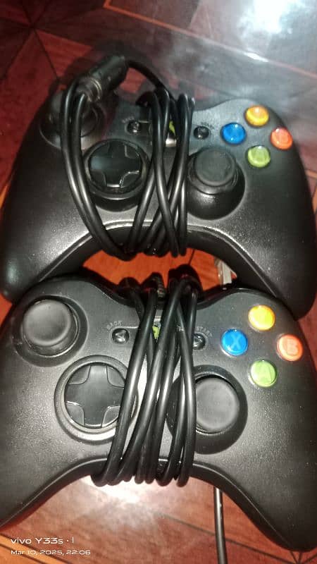 Xbox 360 controllers 0