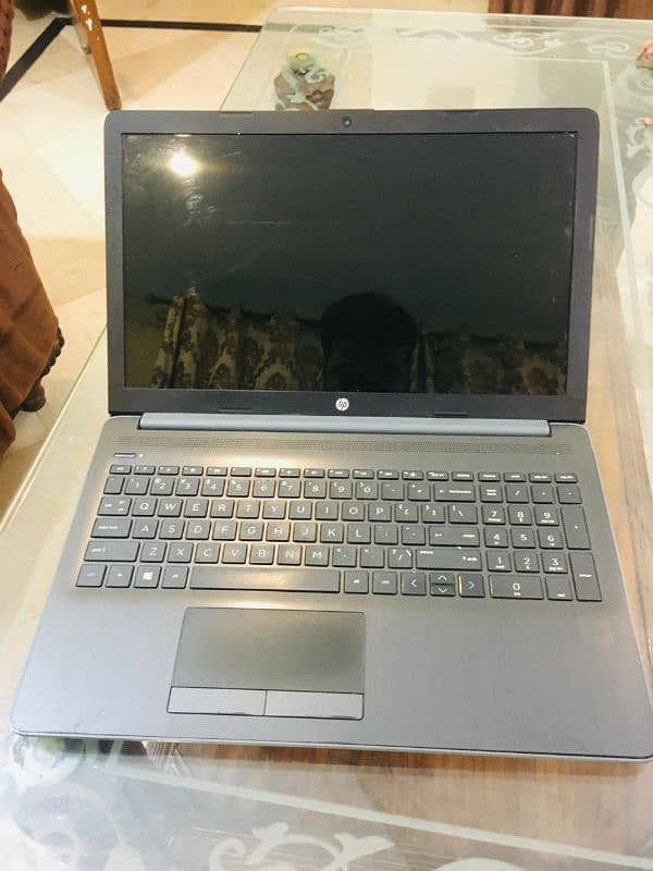 HP 15 - i5 8th Generation 4