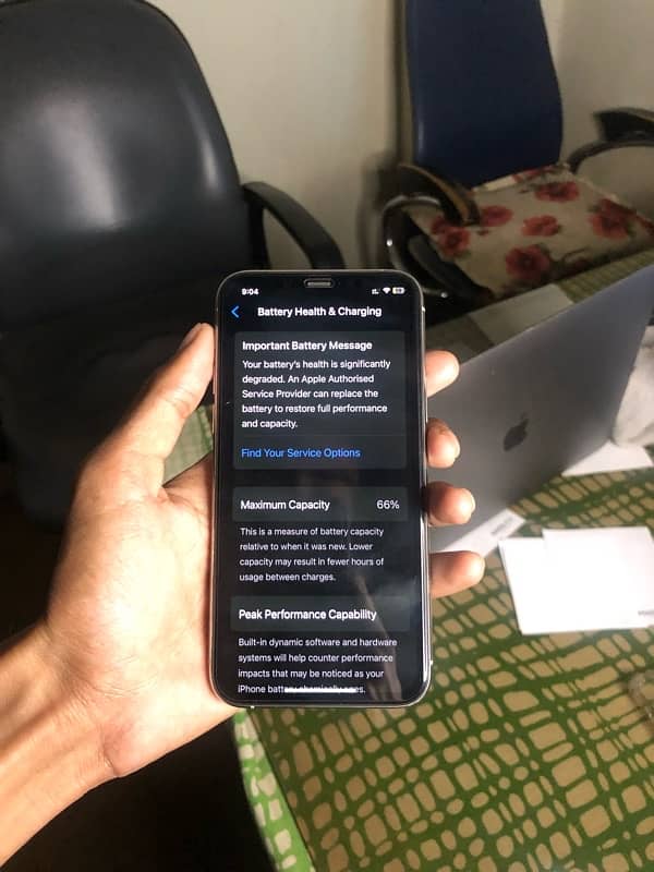 iphone 11pro 10/10 pta approved 4