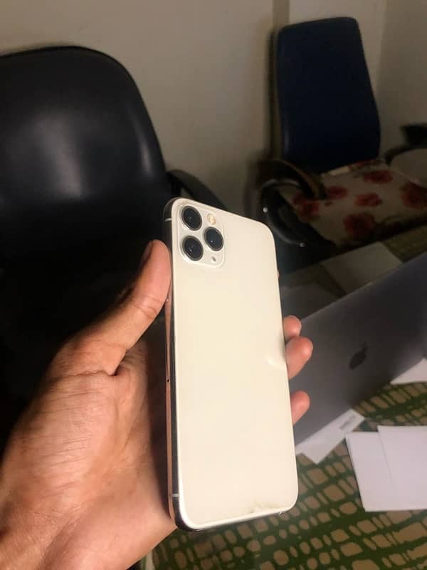 iphone 11pro 10/10 pta approved 6