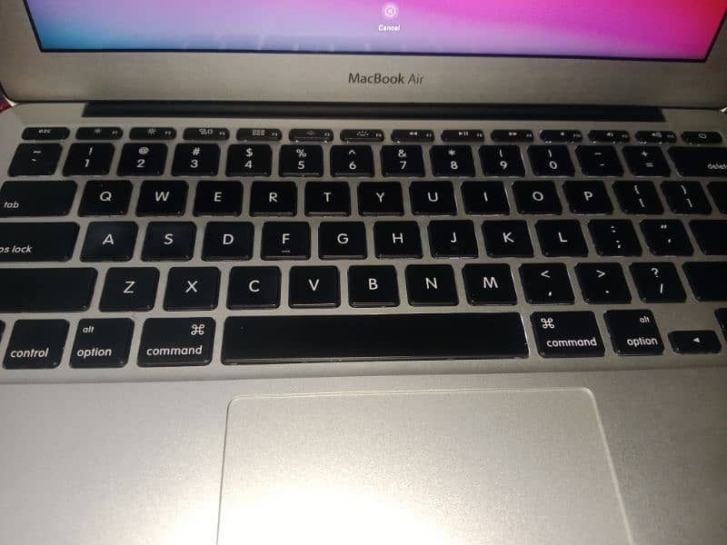 MacBook Air 2013 10/10 condition with charger 2