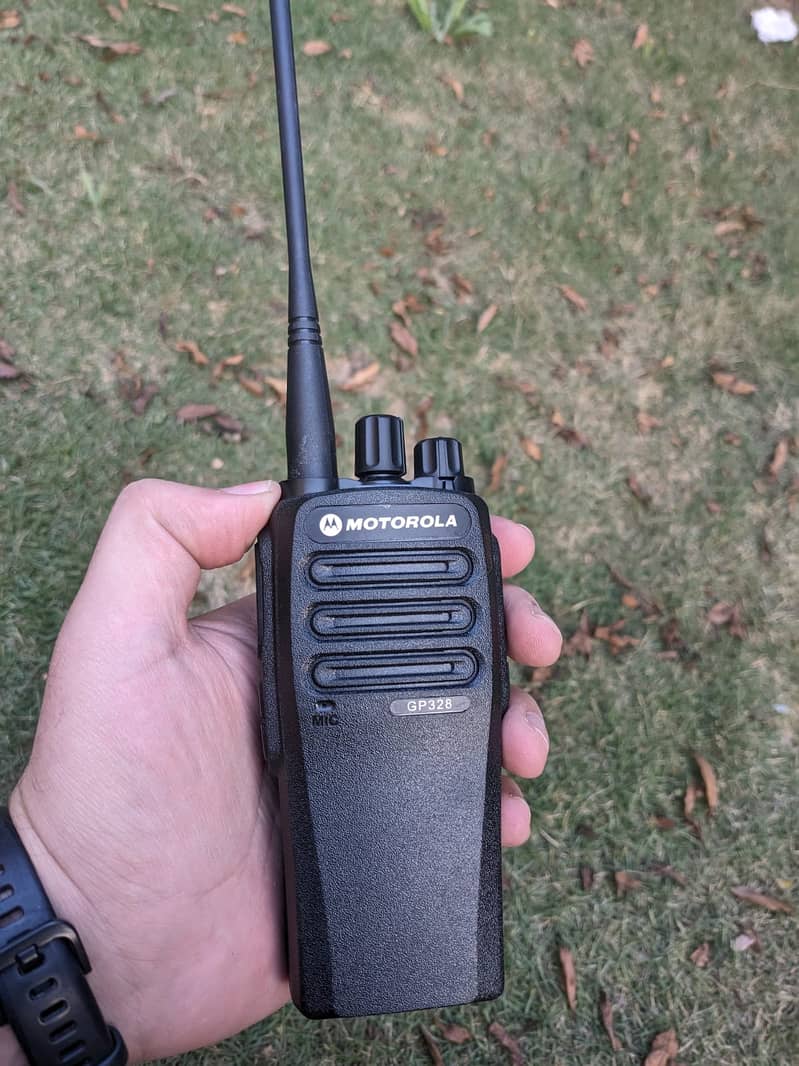 Motorola GP328 Two Way Radio, Long Range Walkie Talkie, 16 Ch Handheld 3