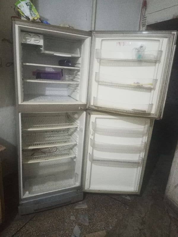 full size freezer For Sale all ok working no folt argent sale PEL. . 4