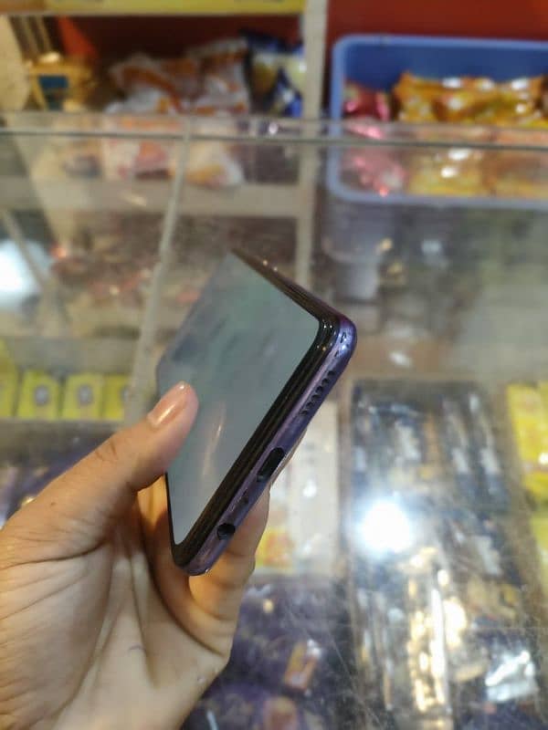 vivo v20 with box charger 3