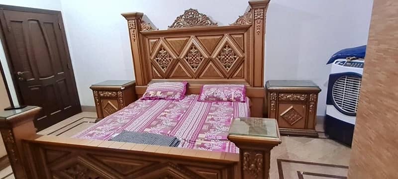 king size bed with side tables and dressing table 3