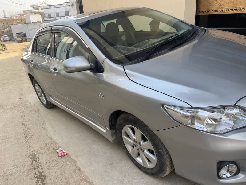 Toyota Corolla Altis 2013 1