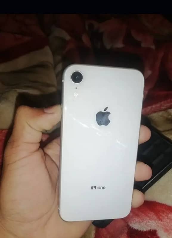 iPhone XR 128GB FACTORY UNLOCKED 0